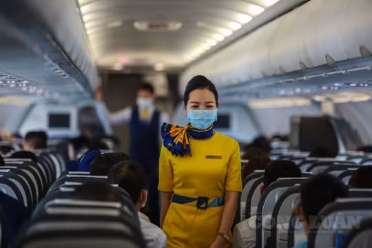 Hình ảnh trên tàu bay hàng không lữ hành đầu tiên tại Việt Nam