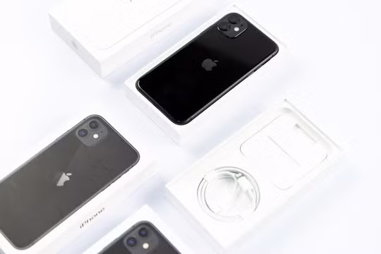 Hộp iPhone 11 thiếu phụ kiện đang có giá tốt