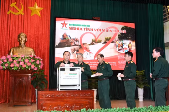 Những sắc màu thi đua
