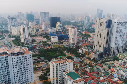 Giá nhà đất quá cao so với thu nhập của người dân?