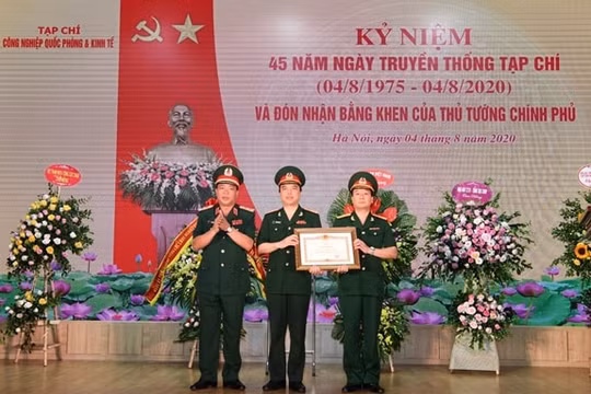 Tạp chí Công nghiệp quốc phòng và kinh tế đón nhận Bằng khen Thủ tướng Chính phủ