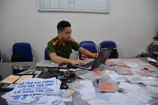 Bản tin pháp luật 8H: Dán tờ rơi “dụ dỗ” người dân vay lãi với giá cắt cổ 365%/năm