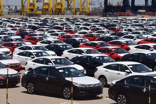 Việt Nam giảm nhập khẩu ô tô