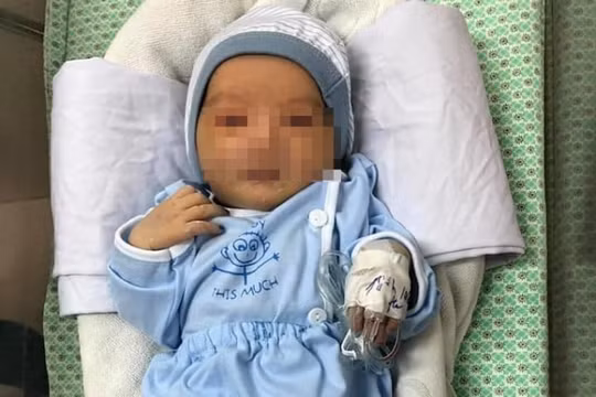 Đỗ Mỹ Linh đến thăm và đóng viện phí cho bé sơ sinh bị bỏ rơi tại hố ga