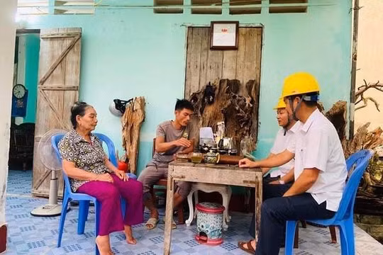 Xem xét cách chức đối với Phó giám đốc điện lực Vân Đồn