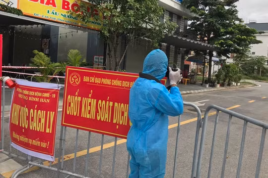 Chủ động bám sát địa bàn, đón dòng tin mới tại "điểm nóng" dịch Covid-19