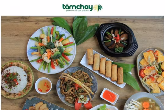 Mâm cơm chay ngày rằm tháng 7: Giải pháp cho các cặp vợ chồng son thời 4.0
