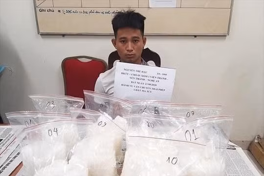 Hà Nội: Bắt giữ đối tượng vận chuyển thuê gần 10 kg ma tuý đá liên tỉnh
