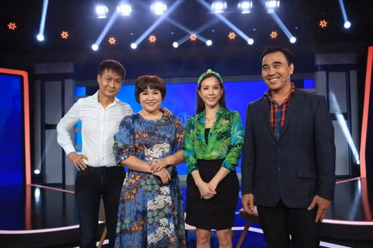 Lê Hoàng 'bực bội' với Quyền Linh ngay trên sóng truyền hình