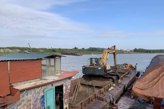 Bắc Giang: Triệt phá ổ nhóm "than tặc" trên sông Thương