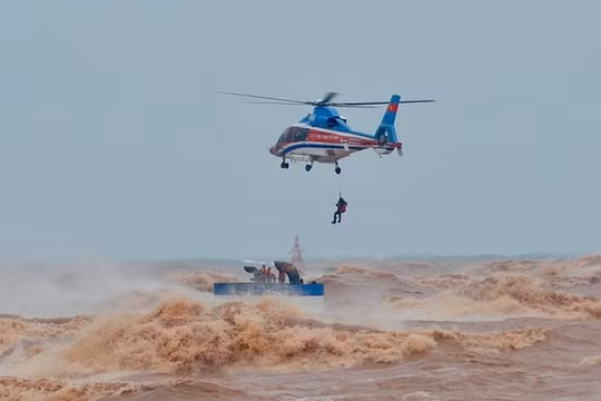 Thủ tướng biểu dương các lực lượng cứu nạn, cứu hộ thuyền viên tàu Vietship 01