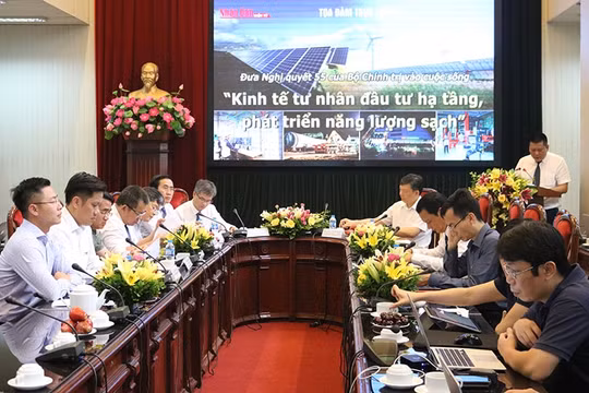 Báo Nhân Dân điện tử tọa đàm về kinh tế tư nhân đầu tư hạ tầng, phát triển năng lượng sạch