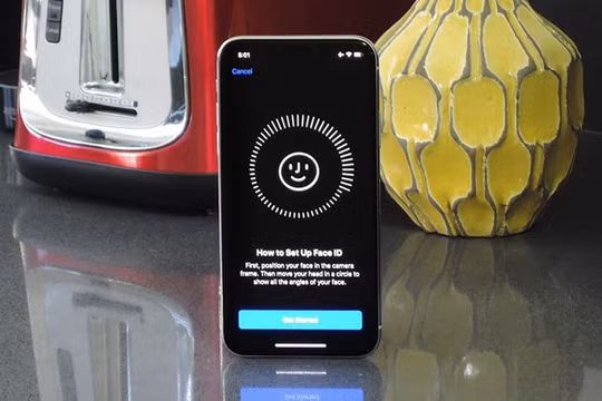 Face ID trên iPhone đã hơn “2 tuổi” mà vẫn chưa có chiếc điện thoại Android nào theo kịp
