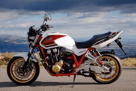 Honda CB1300 mới ra mắt tại Nhật Bản, giá 351 triệu đồng