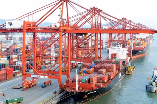 Kinh tế Việt Nam 2021: Tăng trưởng 6,8-7% sẽ khả thi nếu…