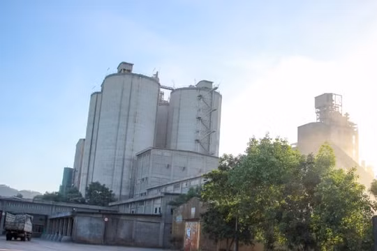 Công ty Xi măng Vicem Hoàng Mai bị xử phạt vì khai thác vượt công suất được phép!