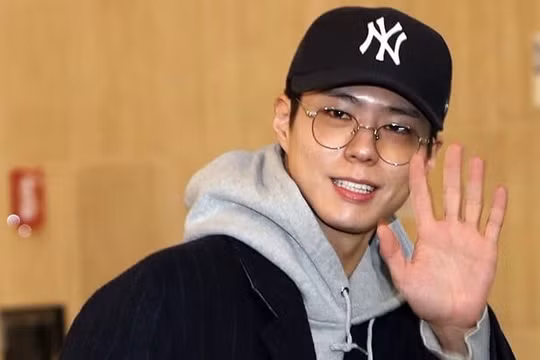 Mỹ nam Park Bo Gum bí mật nhập ngũ trước thềm ra mắt phim mới