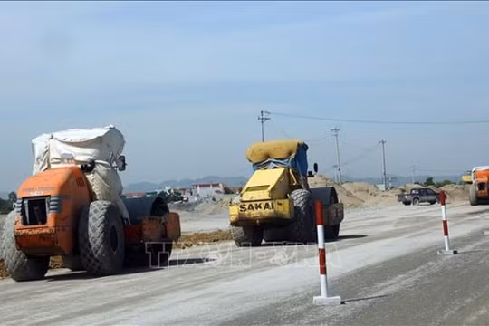 Chính phủ quyết khởi công 3 dự án cao tốc Bắc - Nam trong tháng 9/2020