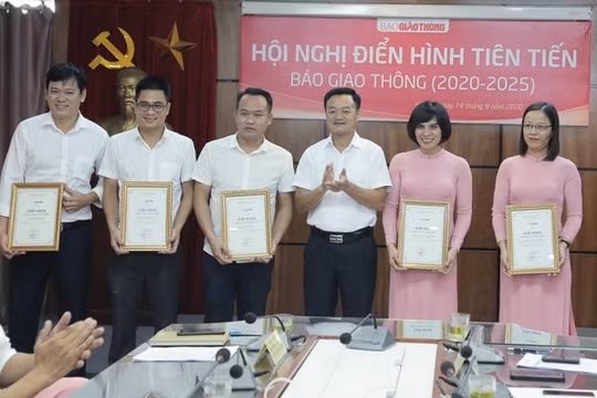 Báo Giao thông biểu dương các điển hình tiên tiến giai đoạn 2016-2020