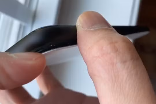 Điện thoại Google Pixel 4 XL bị người dùng phàn nàn về độ bền
