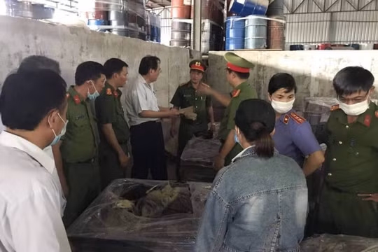 Đồng Nai: Bắt quả tang công ty nước ngoài chôn hơn 3 tấn rác thải nguy hại