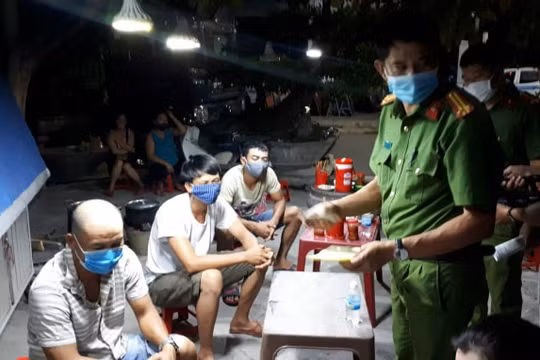 Thừa Thiên Huế: Phát hiện 3 tài xế khai gian dối lộ trình để trốn cách ly