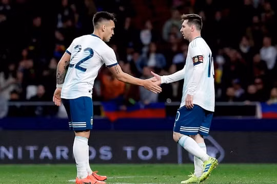 Tiền đạo Lautaro Martinez của Inter Milan khen ngợi đàn anh Messi hết lời