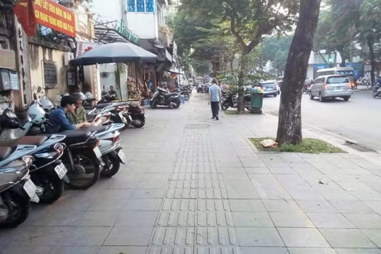 Hà Nội: Khẩn trương tìm tài xế chở bệnh nhân COVID-19 trên phố Bà Triệu