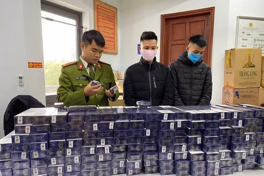Phá đường dây mua bán trái phép thuốc lá điếu số lượng lớn ở Hà Nội