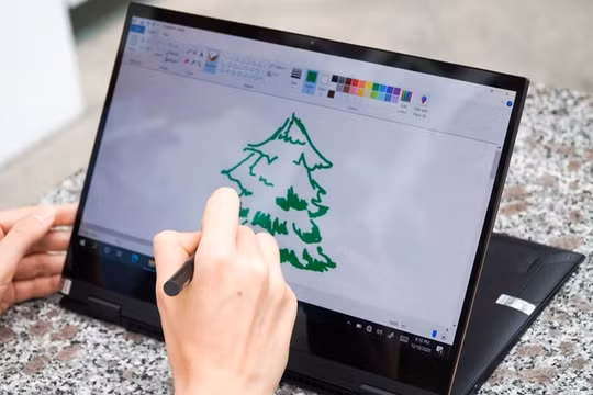 Asus ra mắt laptop Zenbook Flip S có bản lề xoay gập được 360 độ