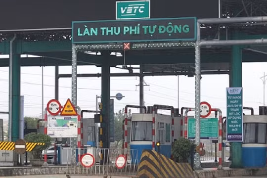 Các phương tiện thuộc Bộ Giao thông Vận tải phải dán thẻ thu phí không dừng