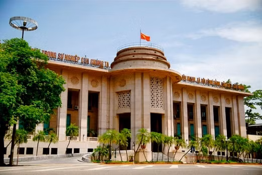Nhiều ngân hàng giảm lãi suất huy động