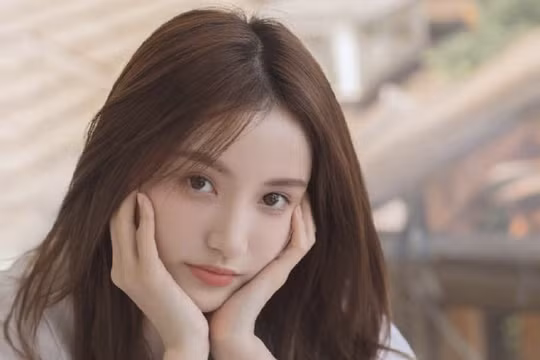 Học trò cưng của Lisa lộ ảnh nhạy cảm, bị dính phốt là tiểu tam