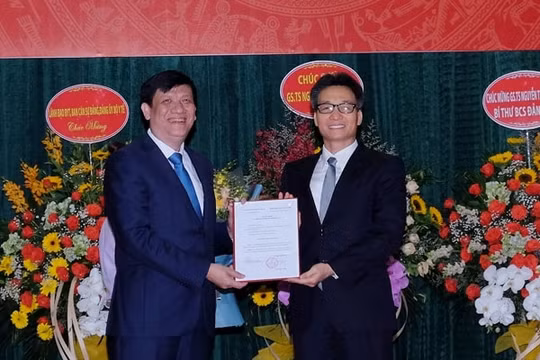 Công bố quyết định giao quyền Bộ trưởng Bộ Y tế cho ông Nguyễn Thanh Long