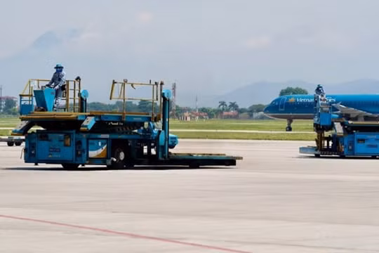 Xử lý nghiêm các vi phạm đến an toàn khai thác khu bay