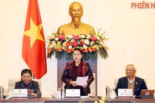 Bế mạc phiên họp thứ 42 của Ủy ban Thường vụ Quốc hội