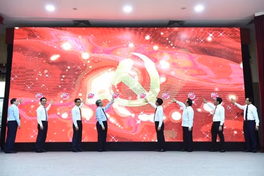 Khai trương trang tin chính thức về Đại hội Đảng lần thứ XIII