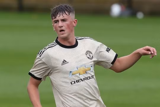 Tin thể thao nổi bật 17/5: Manchester United trói chân thành công “viên ngọc quý” Charlie Wellens