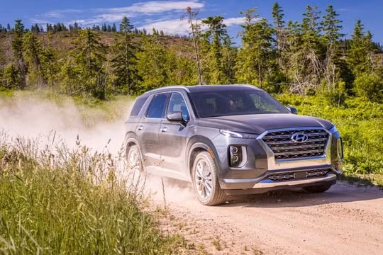 Ghế ngồi xe Hyundai Palisade bị chê có mùi như tất thối