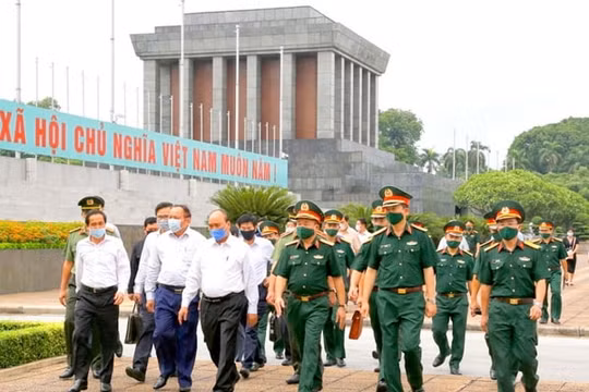 Thủ tướng: Giữ gìn lâu dài, tuyệt đối an toàn thi hài Bác trong tình hình mới
