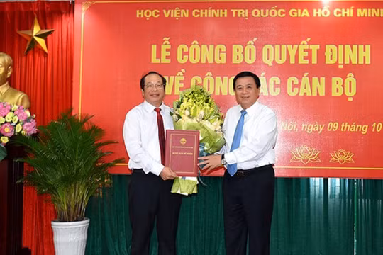 PGS.TS Lưu Văn An được trao Quyền Giám đốc Học viện Báo chí và Tuyên truyền