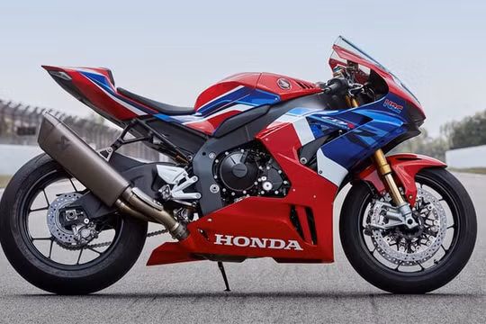 Honda CBR1000RR-R Fireblade bị triệu hồi để kiểm tra lỗi cần số
