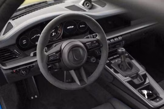 Hé lộ hình ảnh nội thất mẫu xe Porsche 911 GT3 thế hệ mới