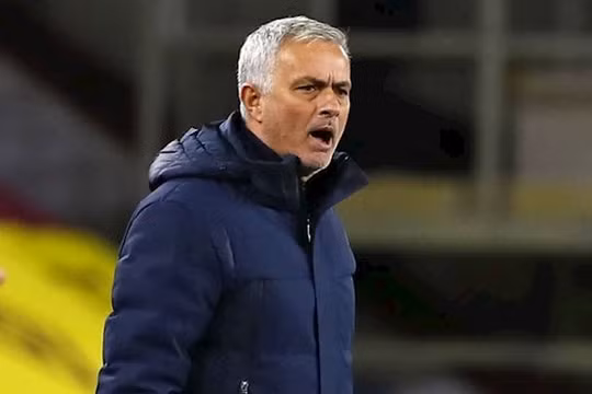 HLV Jose Mourinho nói gì khi có quá nhiều cầu thủ dương tính COVID-19?