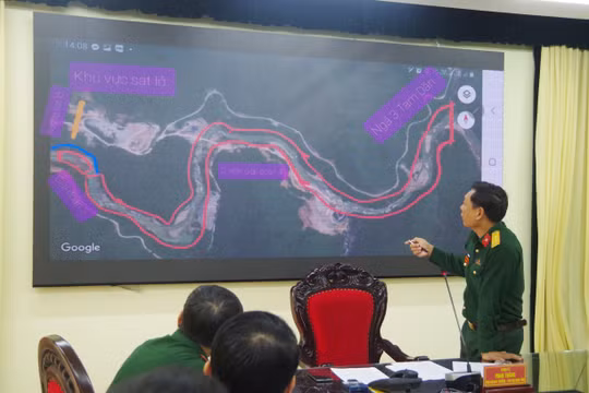 Ngăn đập, nắn dòng chảy để tìm kiếm 12 nạn nhân còn mất tích ở thủy điện Rào Trăng 3