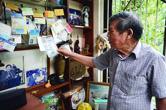 Thấp thoáng tình đời sau trang viết