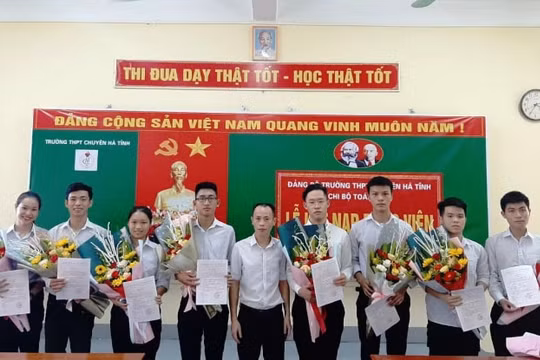Kỳ 1: Ươm mầm những ‘hạt giống đỏ’ từ học đường