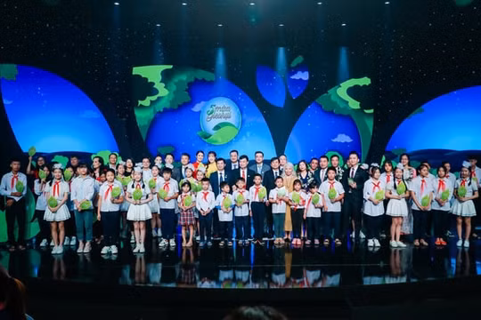 Chương trình Cặp lá yêu thương: 5 mùa gieo hạt đong đầy yêu thương
