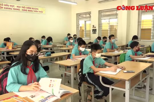 Hà Nội: Học sinh trở lại trường sau thời gian nghỉ phòng dịch Covid-19