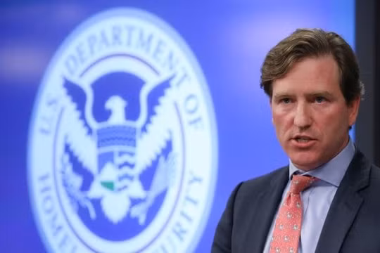Ông Trump sa thải giám đốc Cơ quan an ninh mạng